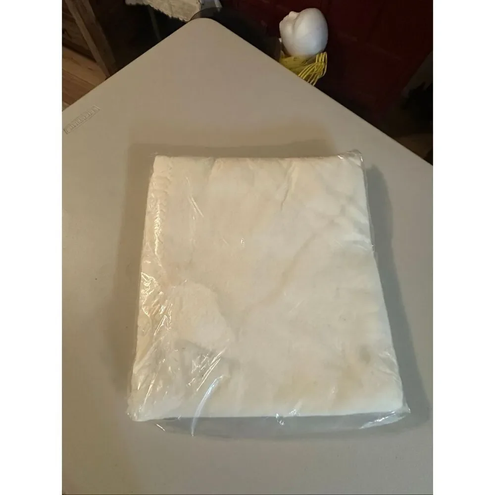 Vintage Beacon Baby White Acrylic Satin Trim Animals Fawn Crib Blanket Size 40 x